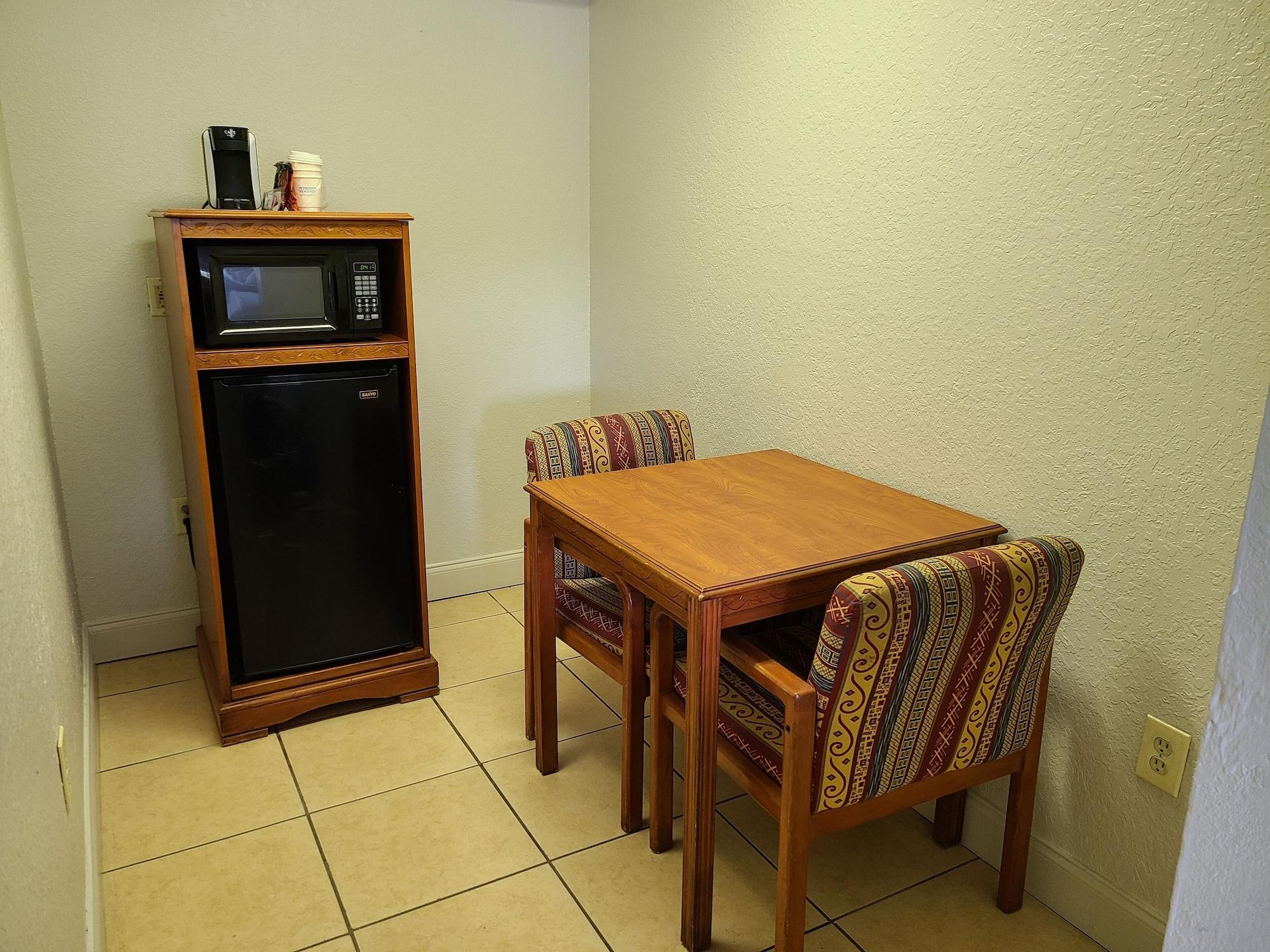 Quality Inn & Suites Orlando East - Ucf Area Alafaya Esterno foto