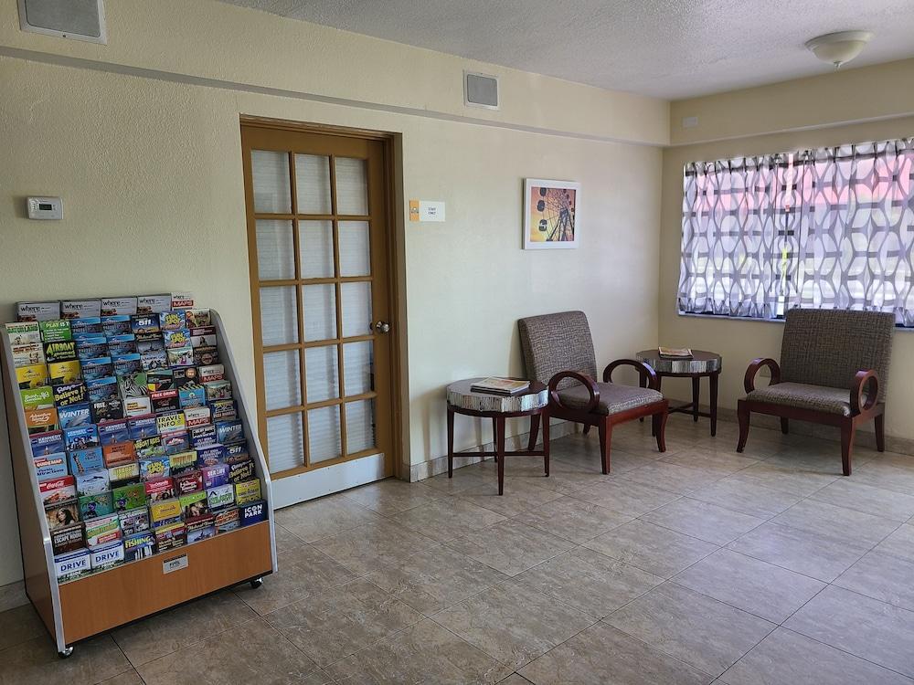 Quality Inn & Suites Orlando East - Ucf Area Alafaya Esterno foto