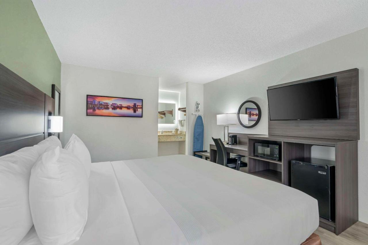 Quality Inn & Suites Orlando East - Ucf Area Alafaya Esterno foto