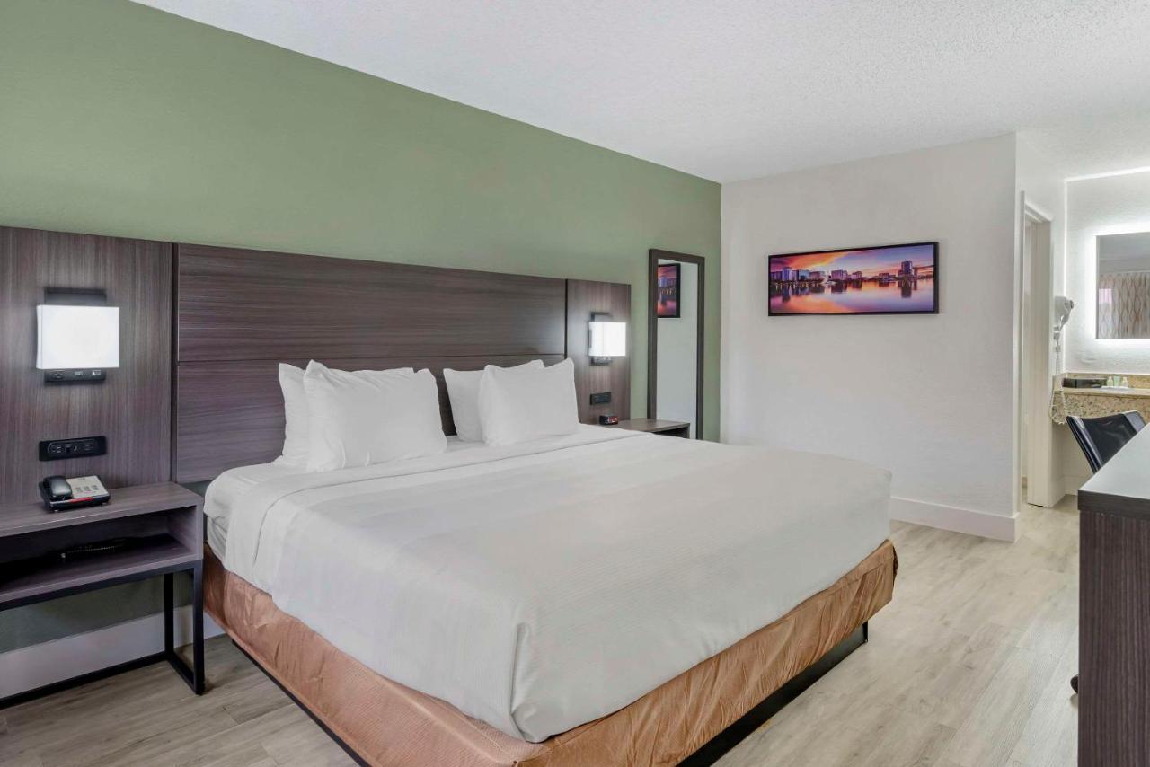 Quality Inn & Suites Orlando East - Ucf Area Alafaya Esterno foto