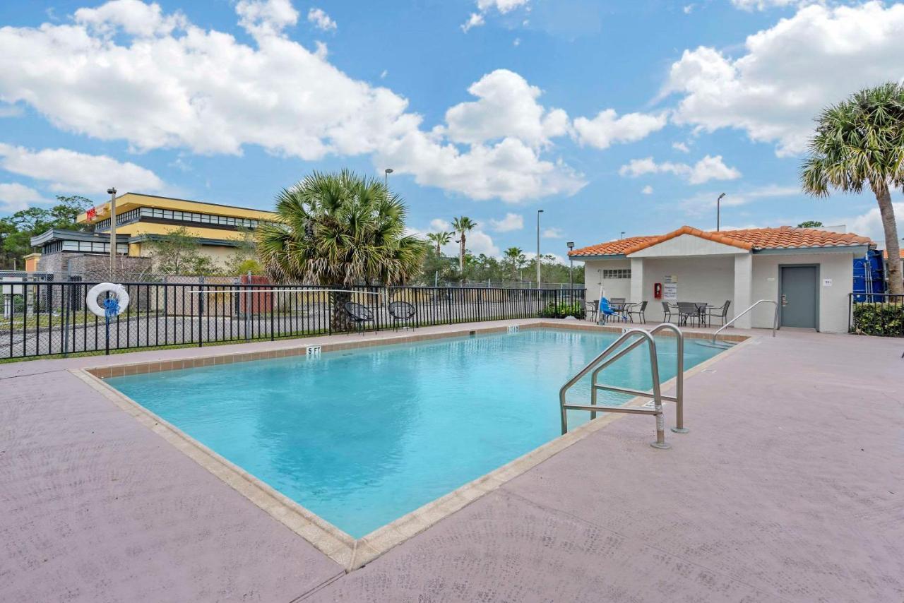 Quality Inn & Suites Orlando East - Ucf Area Alafaya Esterno foto