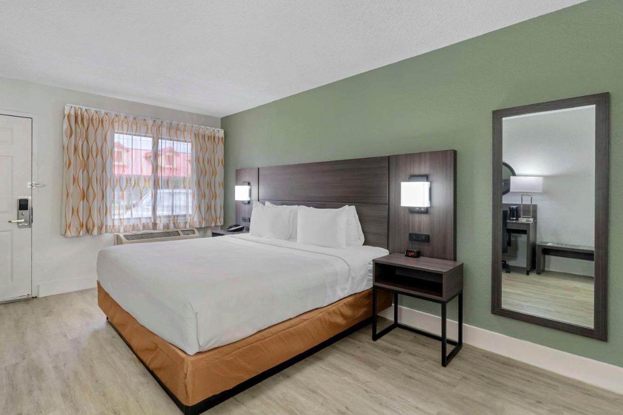 Quality Inn & Suites Orlando East - Ucf Area Alafaya Esterno foto