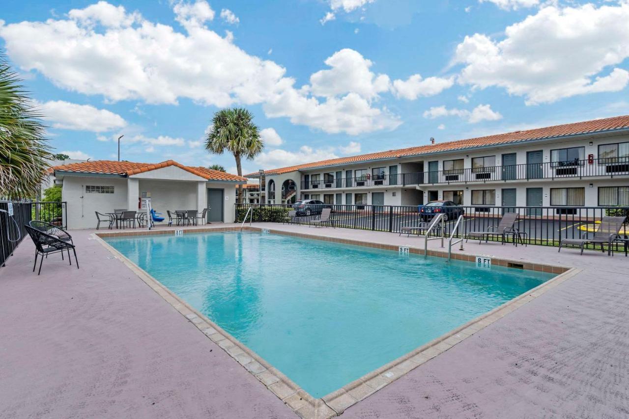Quality Inn & Suites Orlando East - Ucf Area Alafaya Esterno foto