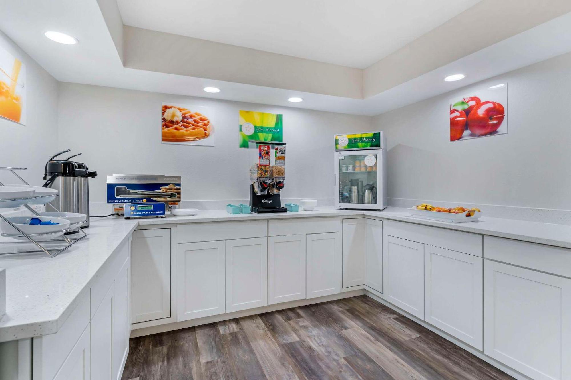 Quality Inn & Suites Orlando East - Ucf Area Alafaya Esterno foto