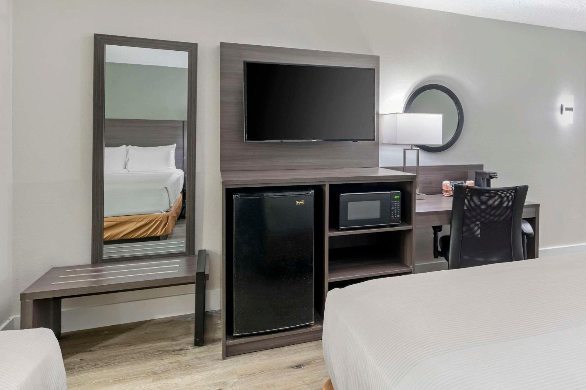 Quality Inn & Suites Orlando East - Ucf Area Alafaya Esterno foto