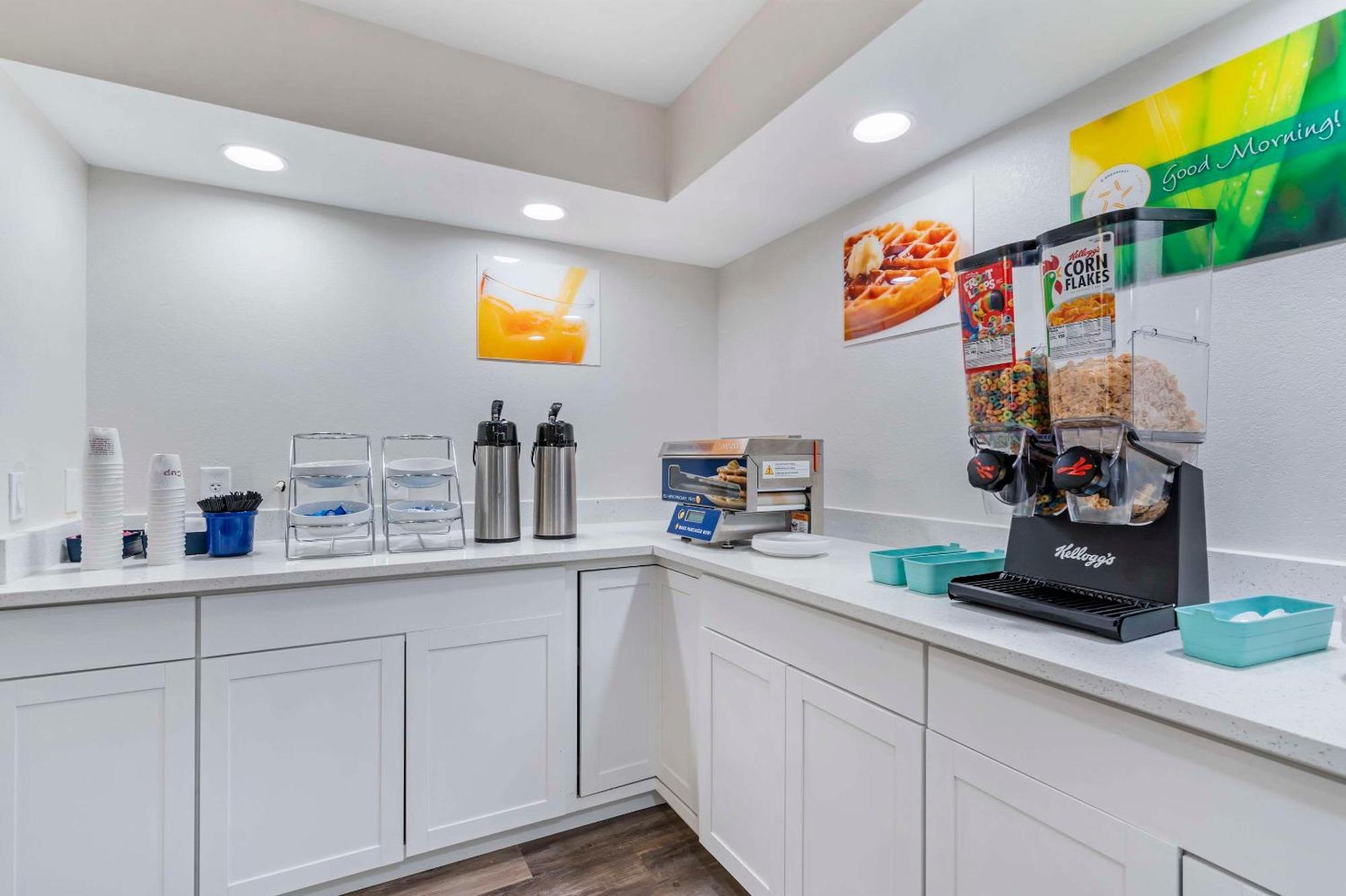 Quality Inn & Suites Orlando East - Ucf Area Alafaya Esterno foto