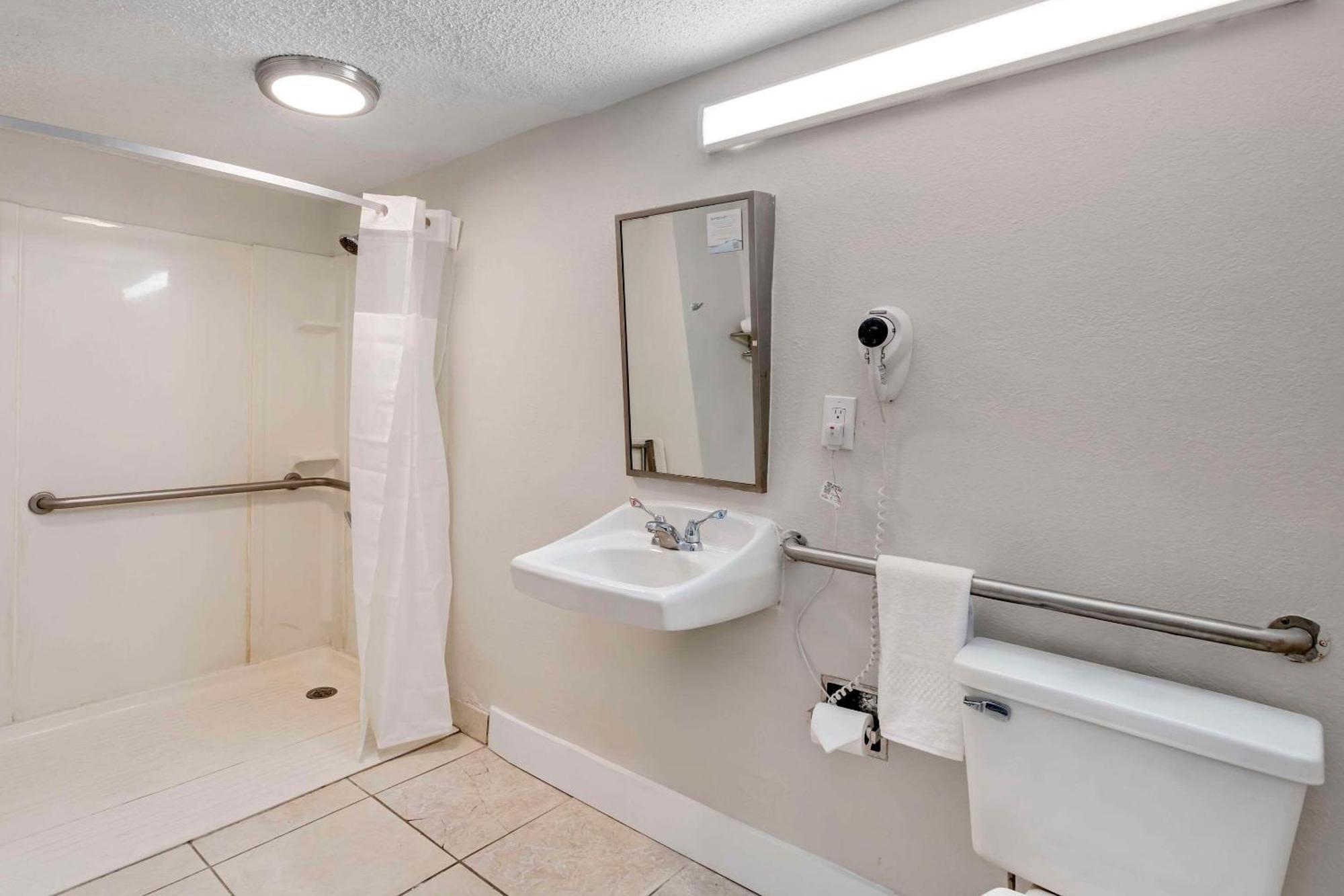 Quality Inn & Suites Orlando East - Ucf Area Alafaya Esterno foto