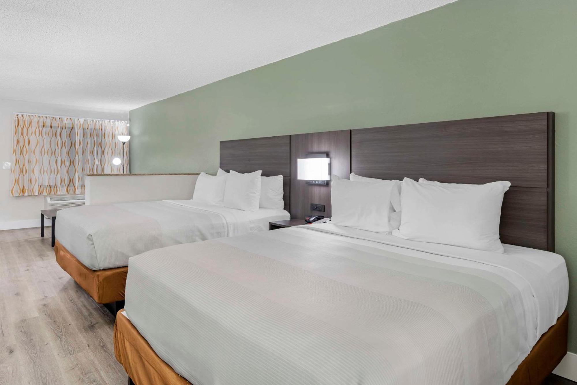Quality Inn & Suites Orlando East - Ucf Area Alafaya Esterno foto