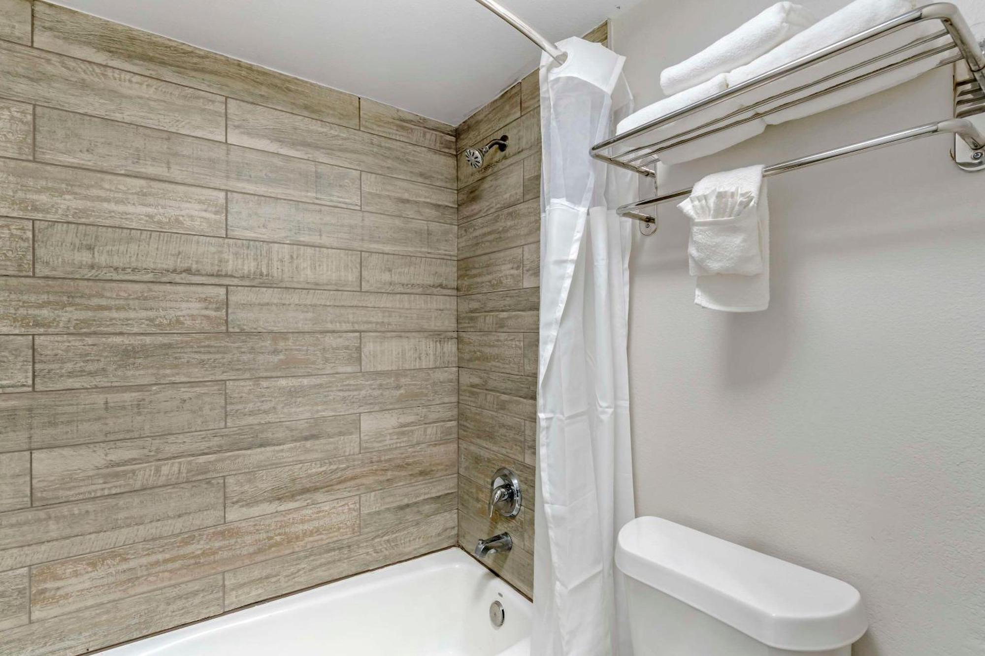 Quality Inn & Suites Orlando East - Ucf Area Alafaya Esterno foto