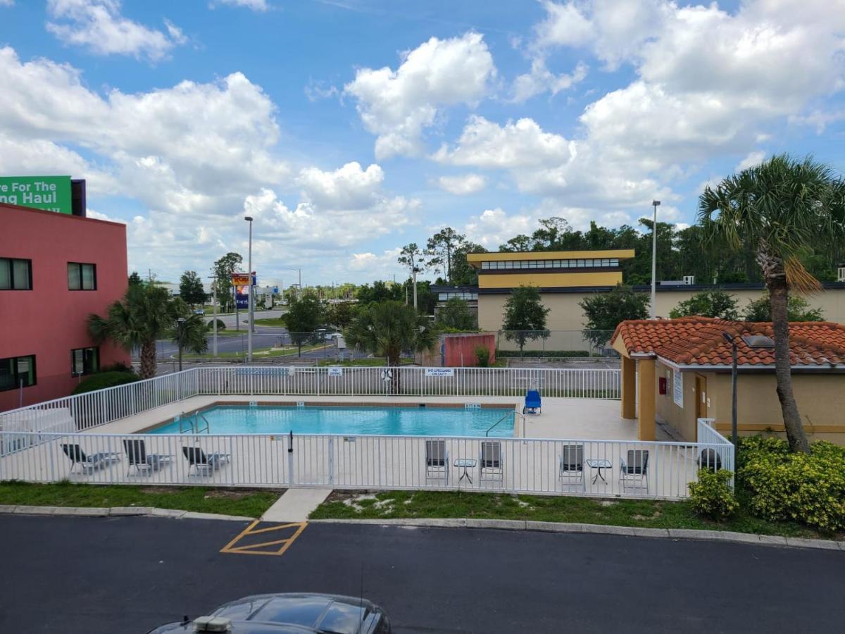 Quality Inn & Suites Orlando East - Ucf Area Alafaya Esterno foto